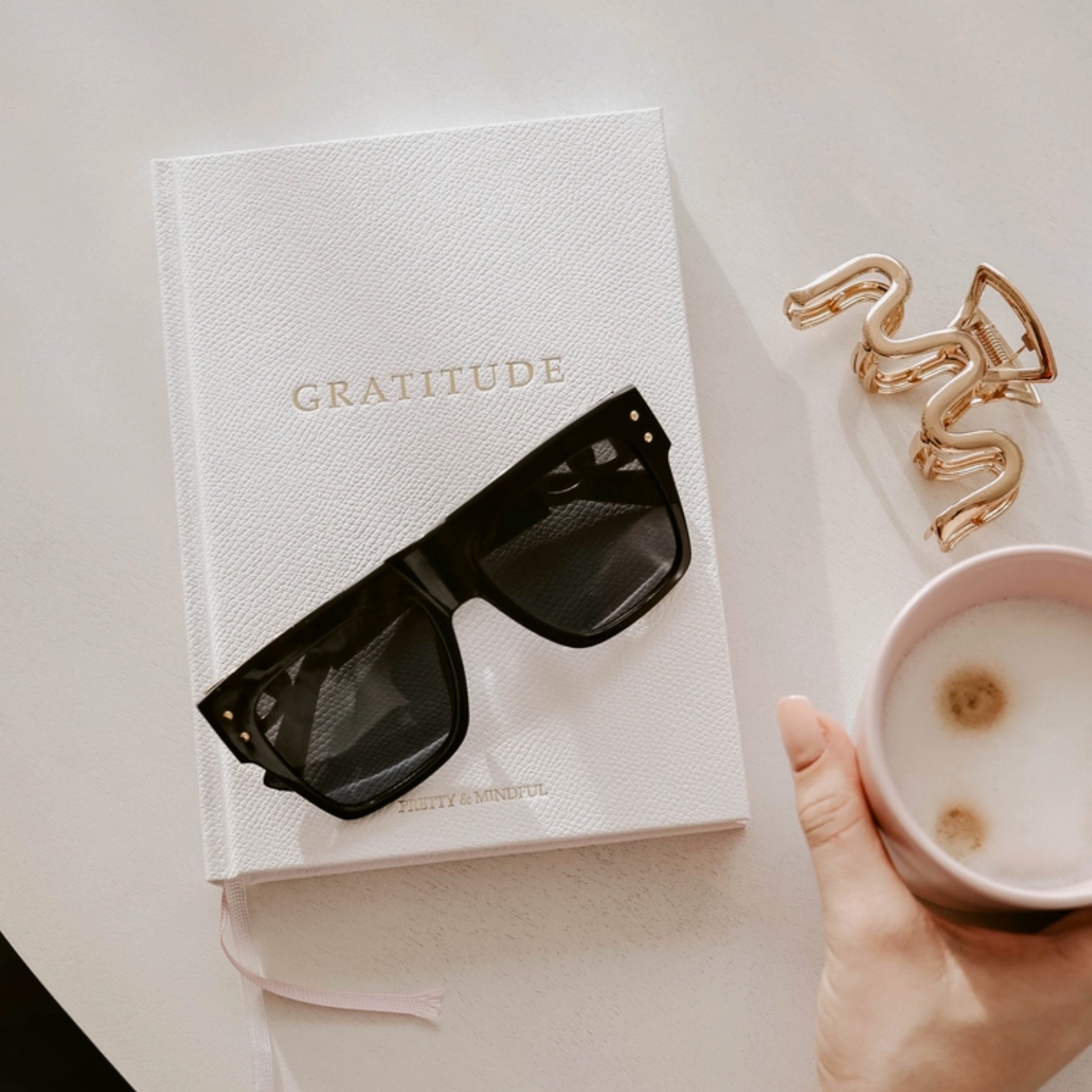 Journal de gratitude et d’amour de soi (version anglaise). Un carnet guidé pour cultiver la pensée positive